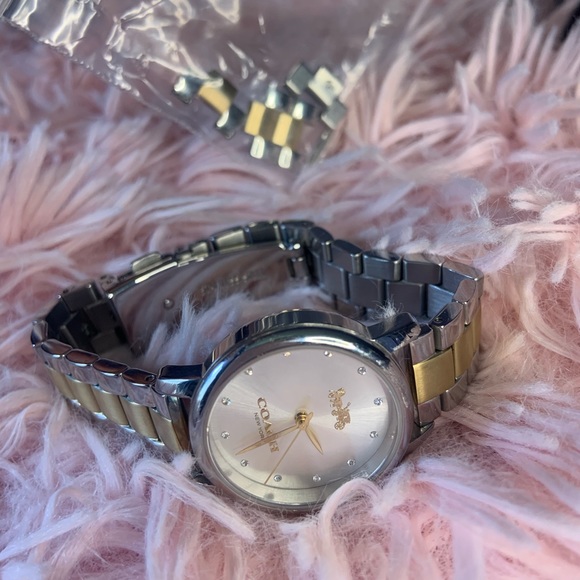 Delicate Coach Watch (PRICETAG STILL ATTACHED) - Picture 7 of 7